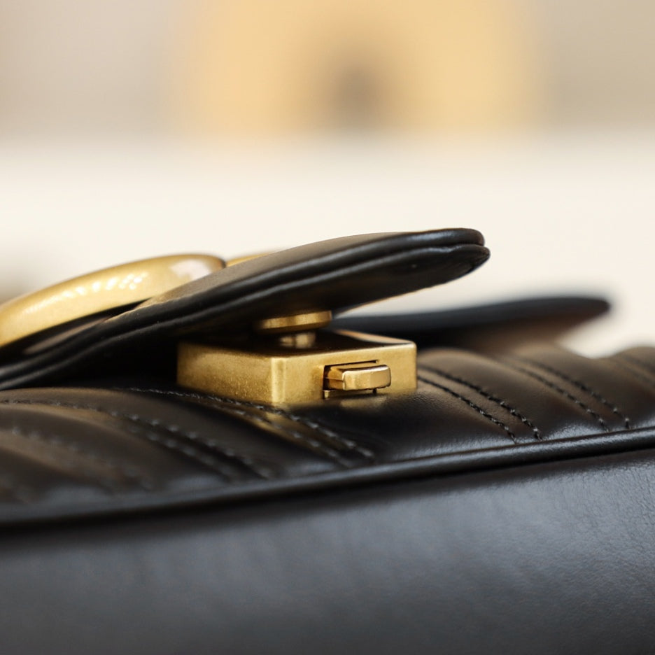 schwarze kleine GG Marmont 2.0 Schultertasche