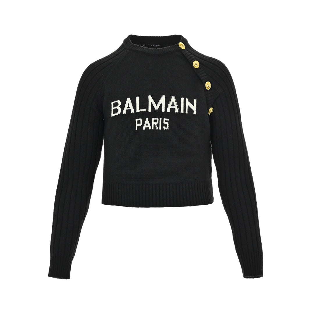 Damenpullover mit Rundhalsausschnitt und Buchstabenlogo aus Metall