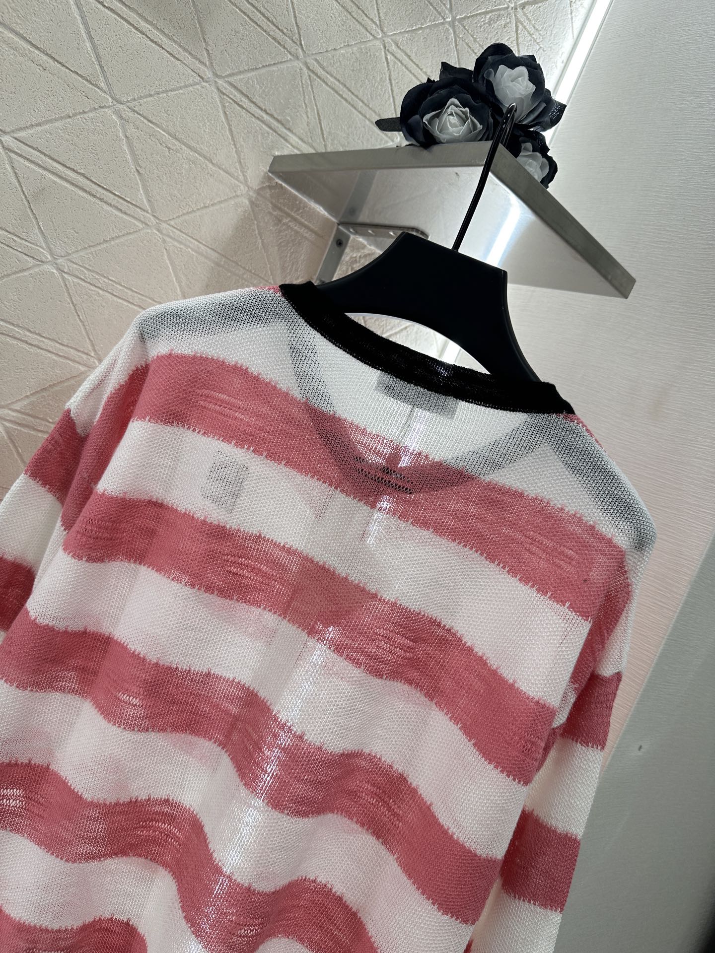 gestreifte Strickjacke mit langen Ärmeln