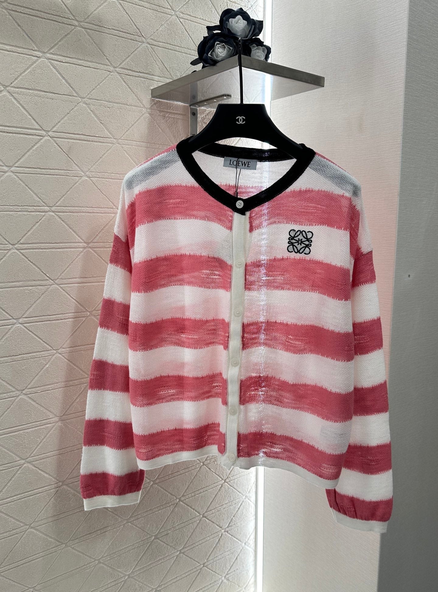 gestreifte Strickjacke mit langen Ärmeln