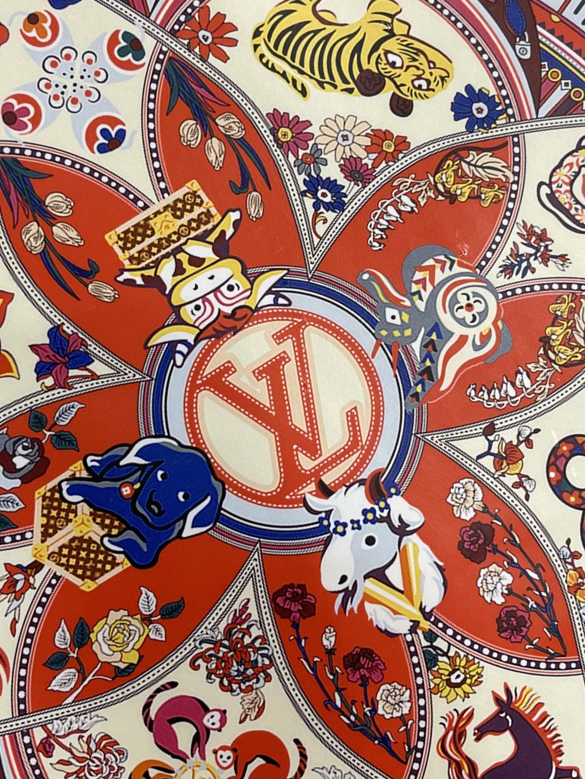 🔥 🔥24FW NEU L Sanhua T-Shirt mit ikonischem Designelement