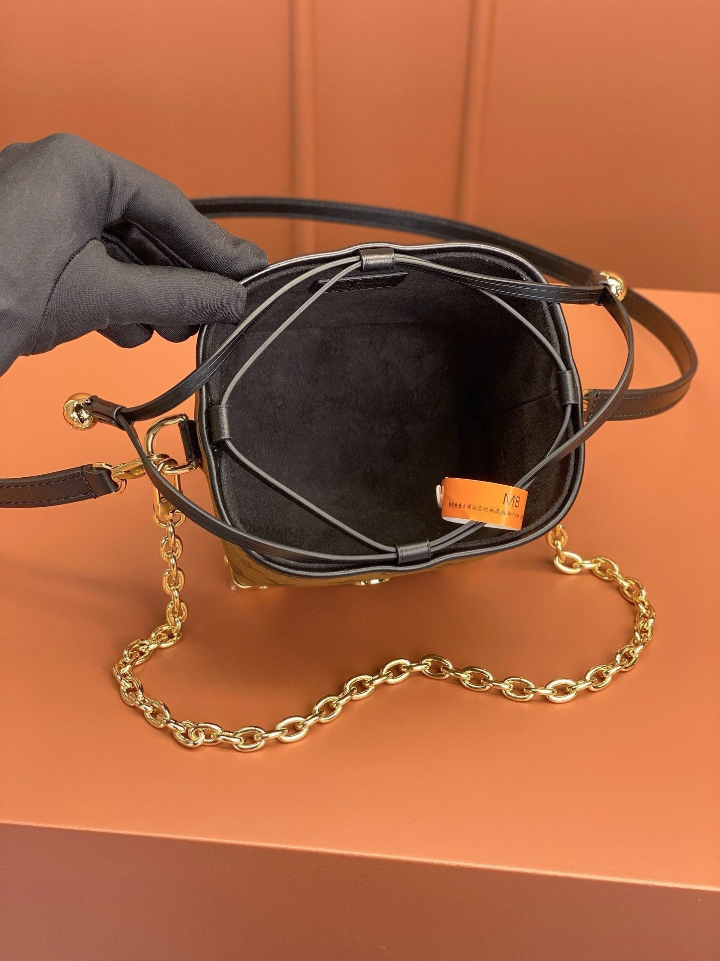 Noé Geldbörse LV Charms Monogramm Rückseite