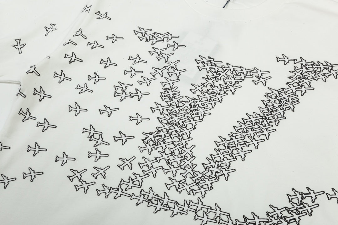 Kurzärmliges T-Shirt mit kleinem Flugzeug-Farbverlaufsdruck