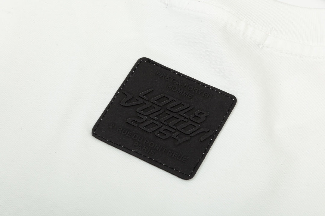 Kurzärmliges T-Shirt mit kleinem Flugzeug-Farbverlaufsdruck