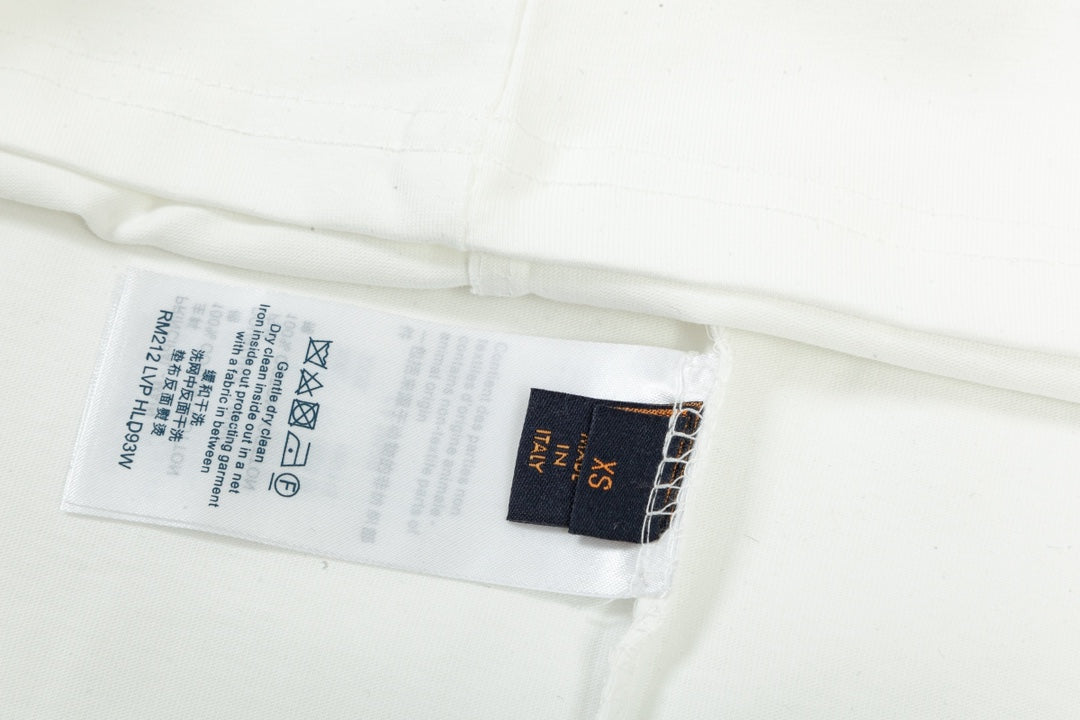 Kurzärmliges T-Shirt mit kleinem Flugzeug-Farbverlaufsdruck