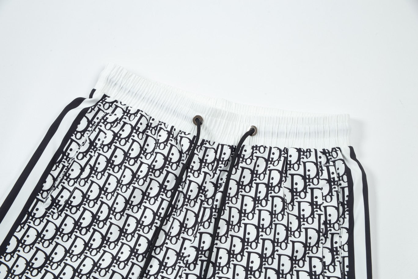 Short de plage à motifs noirs et blancs