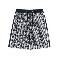 Schwarz-weiß gemusterte Strandshorts