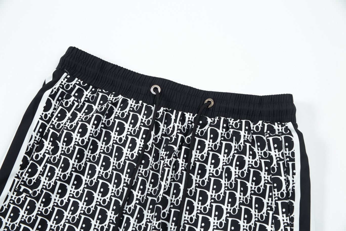 Short de plage à motifs noirs et blancs