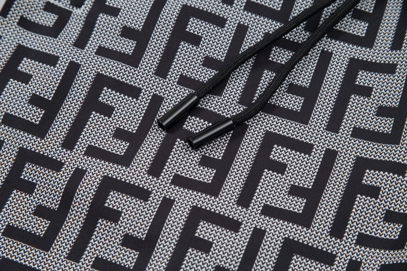 Buchstabendruck auf den gesamten 24SS-Strandshorts