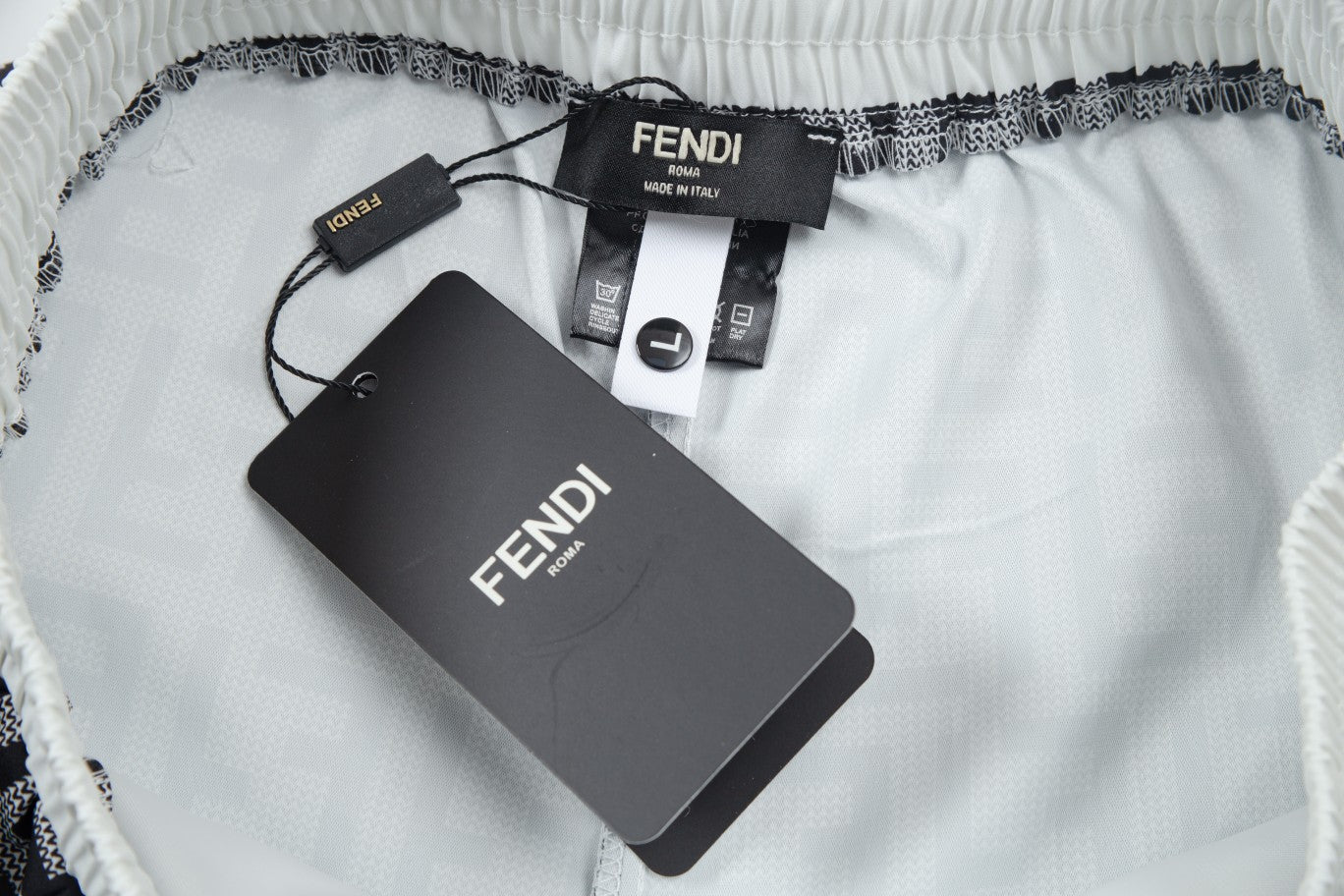 Buchstabendruck auf den gesamten 24SS-Strandshorts