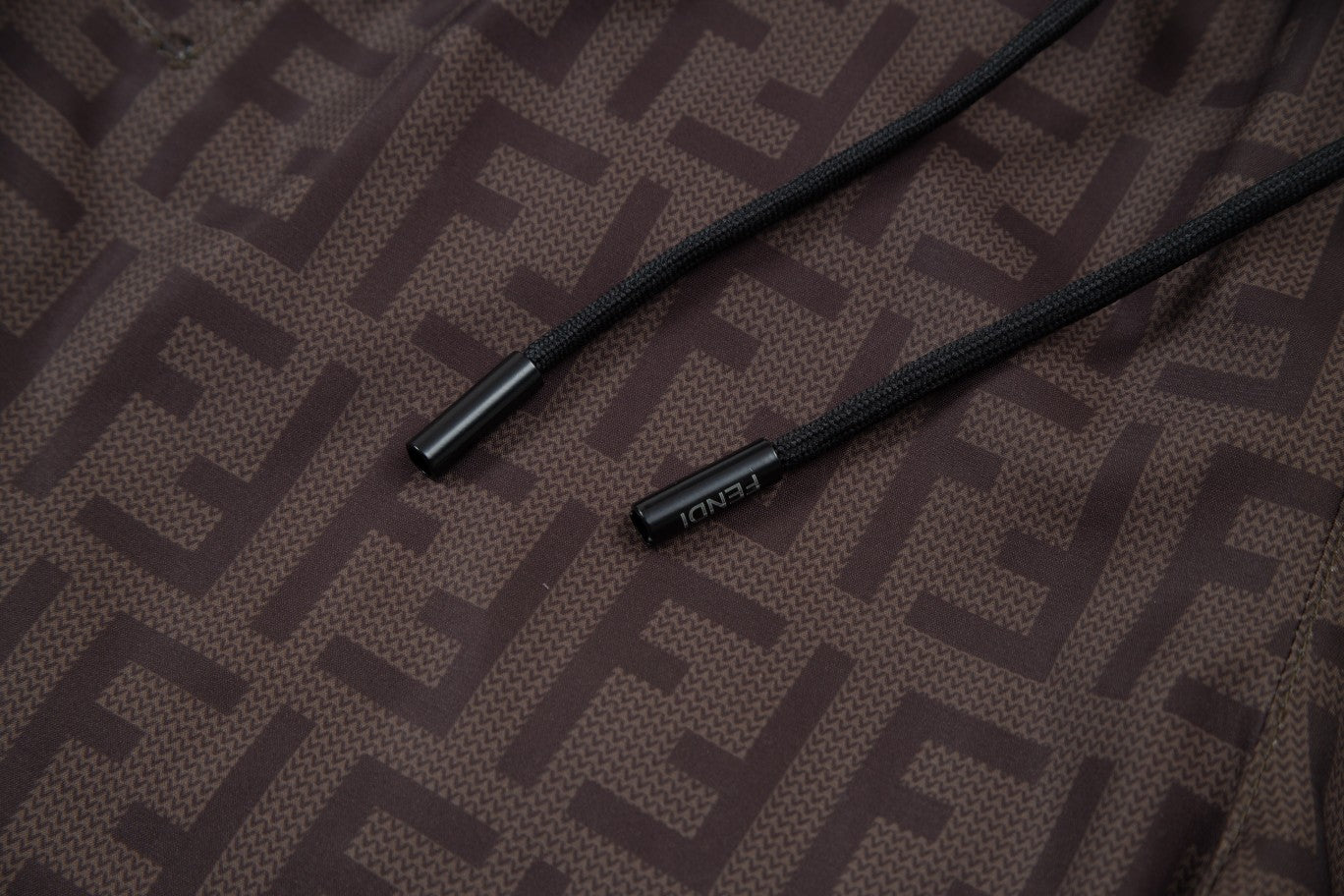 Buchstabendruck auf den gesamten 24SS-Strandshorts