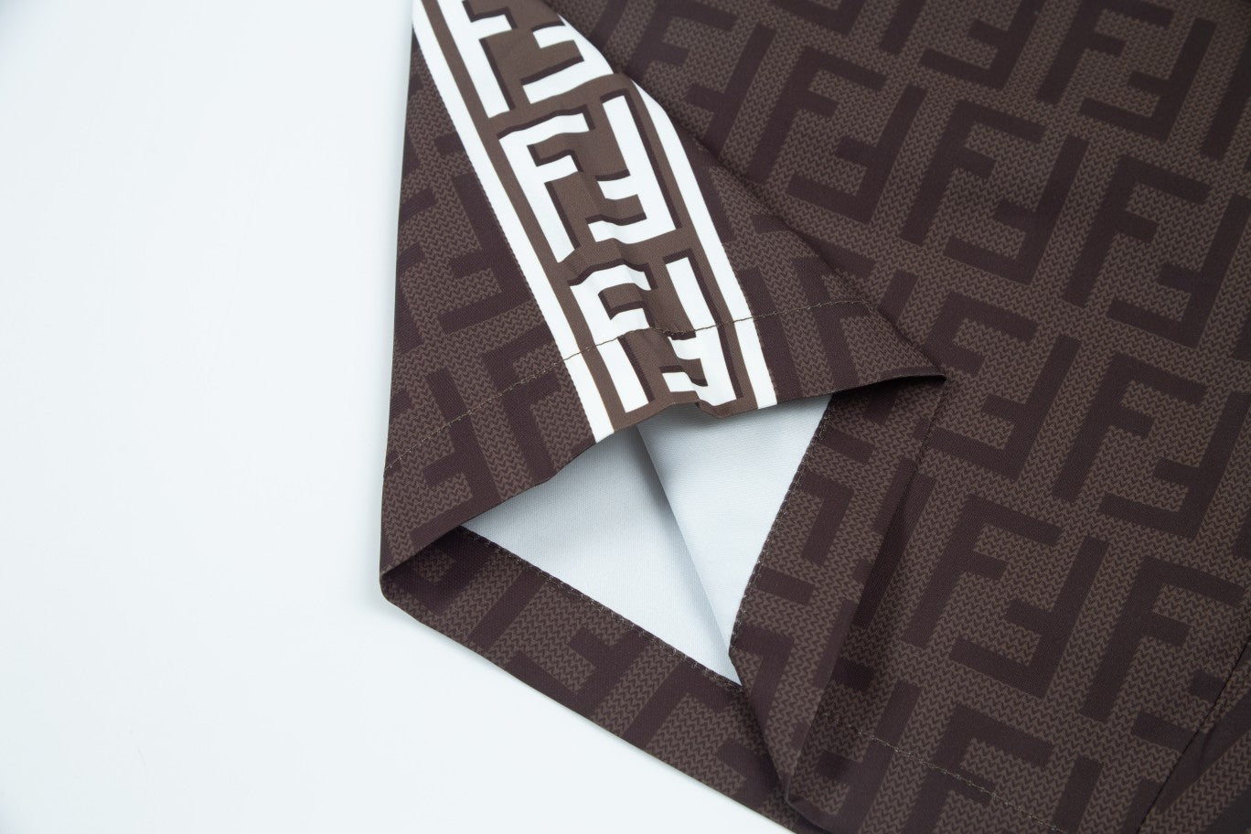 Buchstabendruck auf den gesamten 24SS-Strandshorts