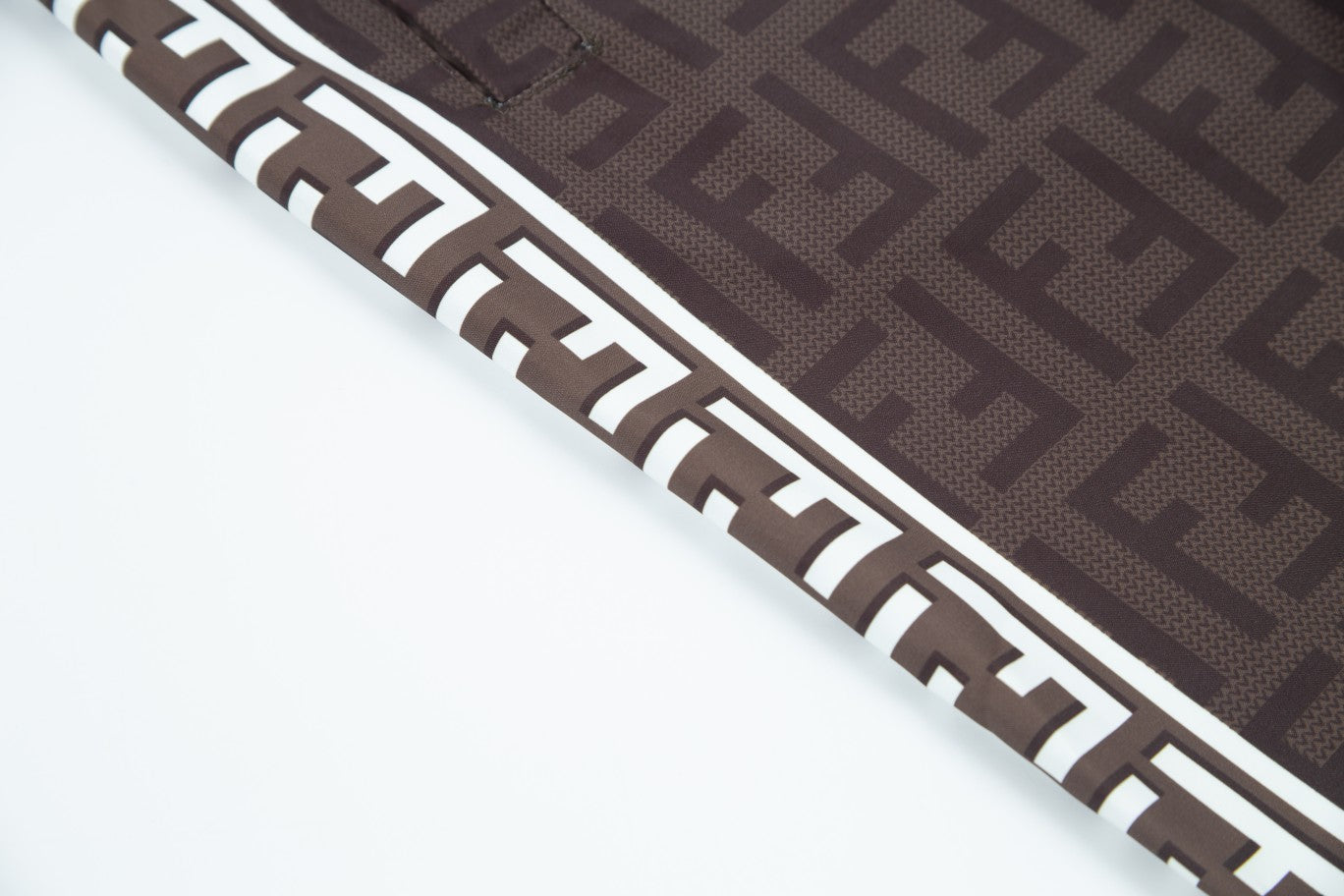 Buchstabendruck auf den gesamten 24SS-Strandshorts