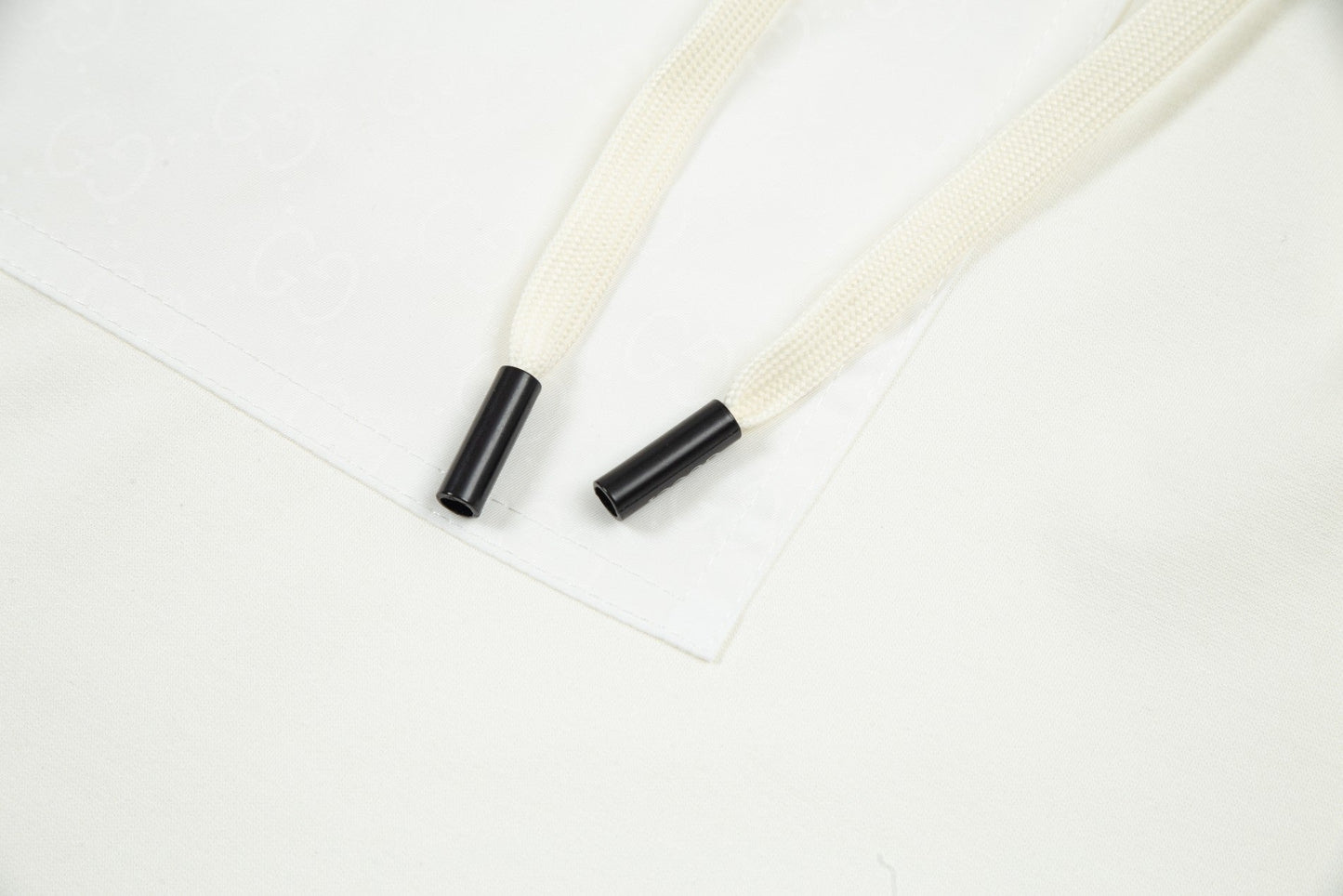 New double G logo shorts