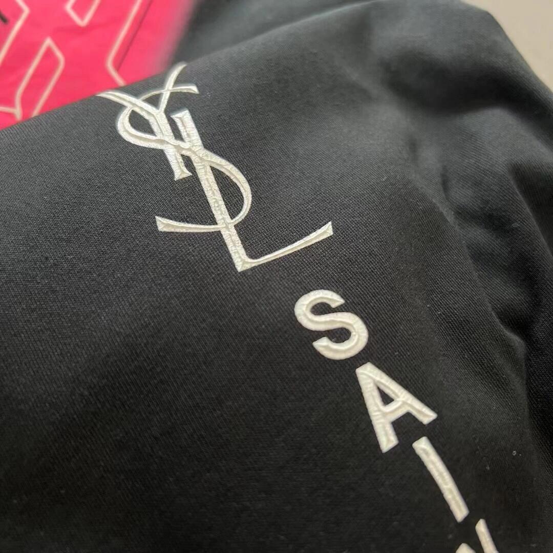 Manches courtes imprimées avec lettrage tridimensionnel