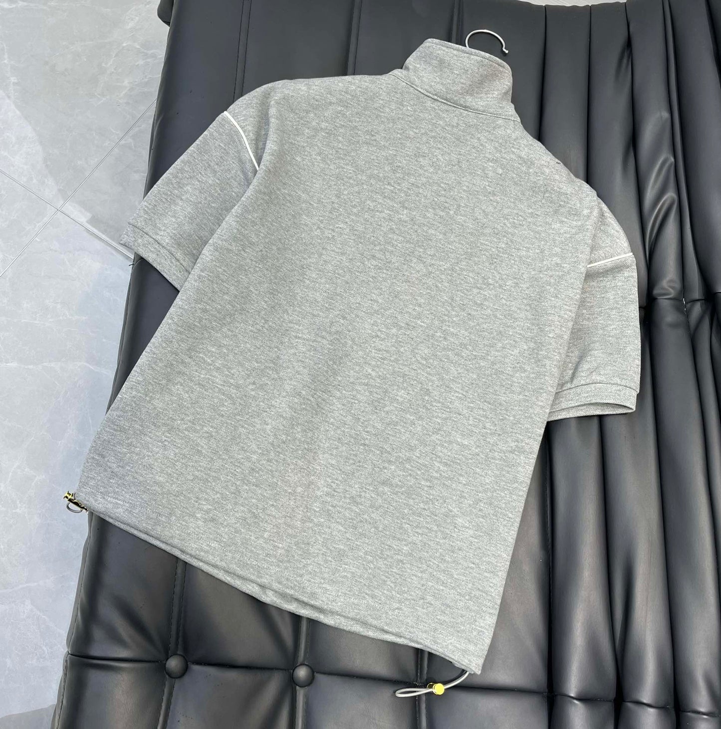 Trainingsanzug mit Tasche