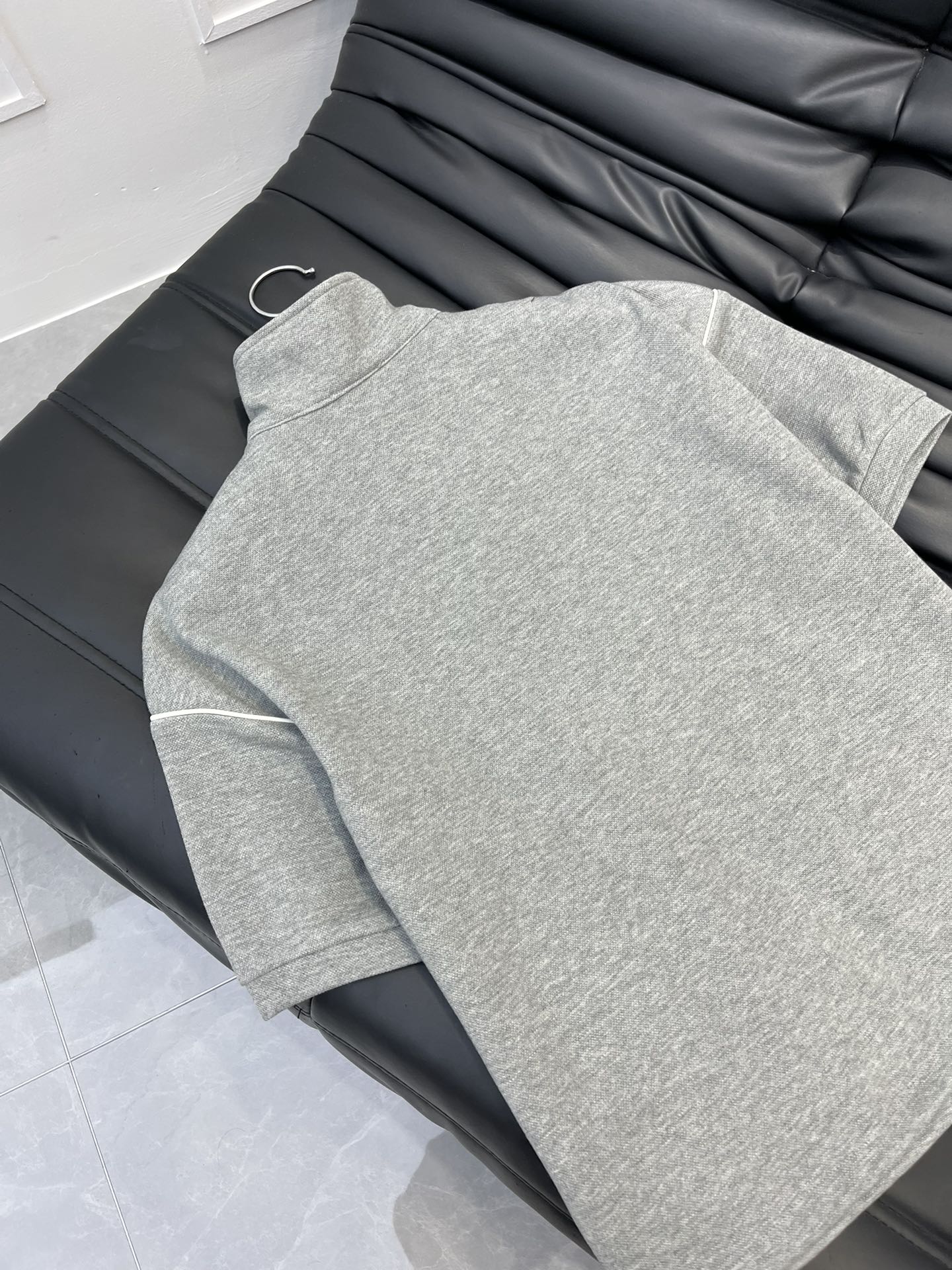 Trainingsanzug mit Tasche