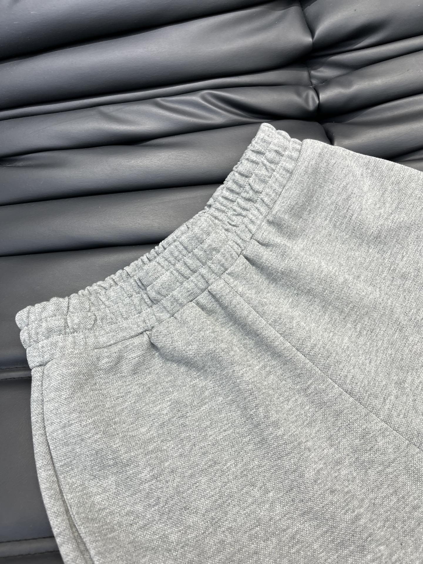 Trainingsanzug mit Tasche