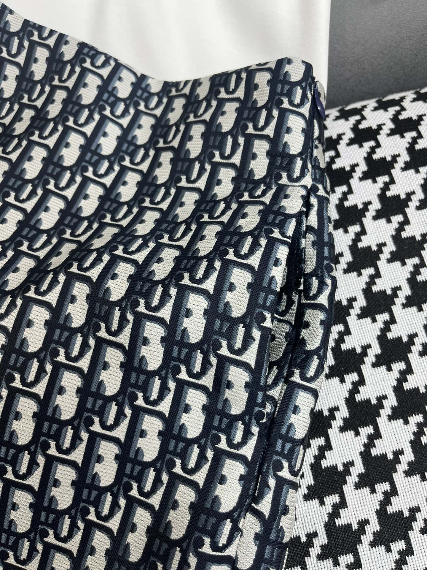 Neuer Sommer-Freizeitanzug