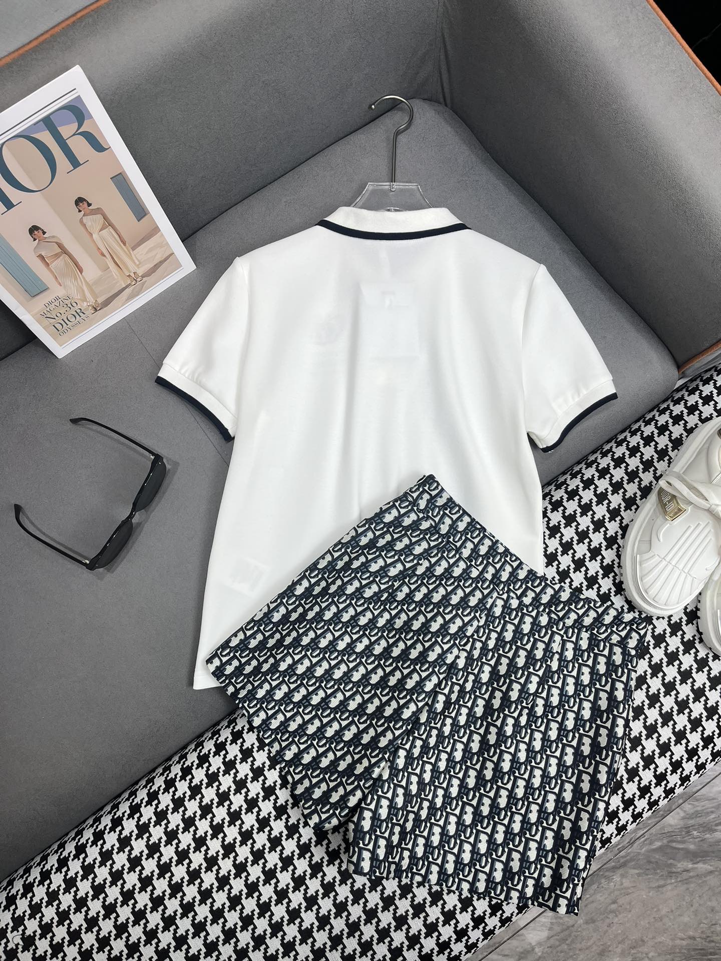 Neuer Sommer-Freizeitanzug