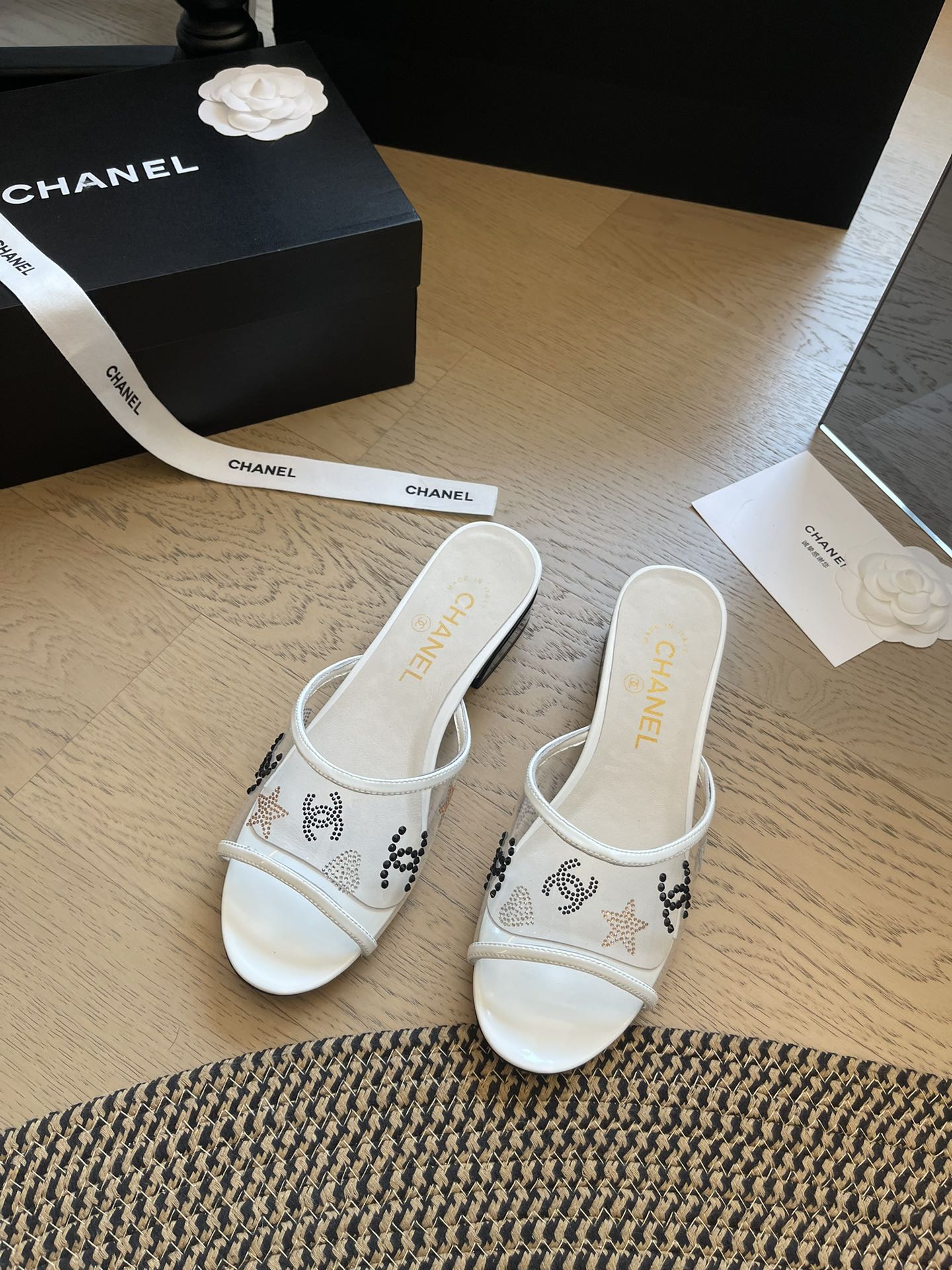 24P nouvelles pantoufles à talons épais en forme de bouche de poisson