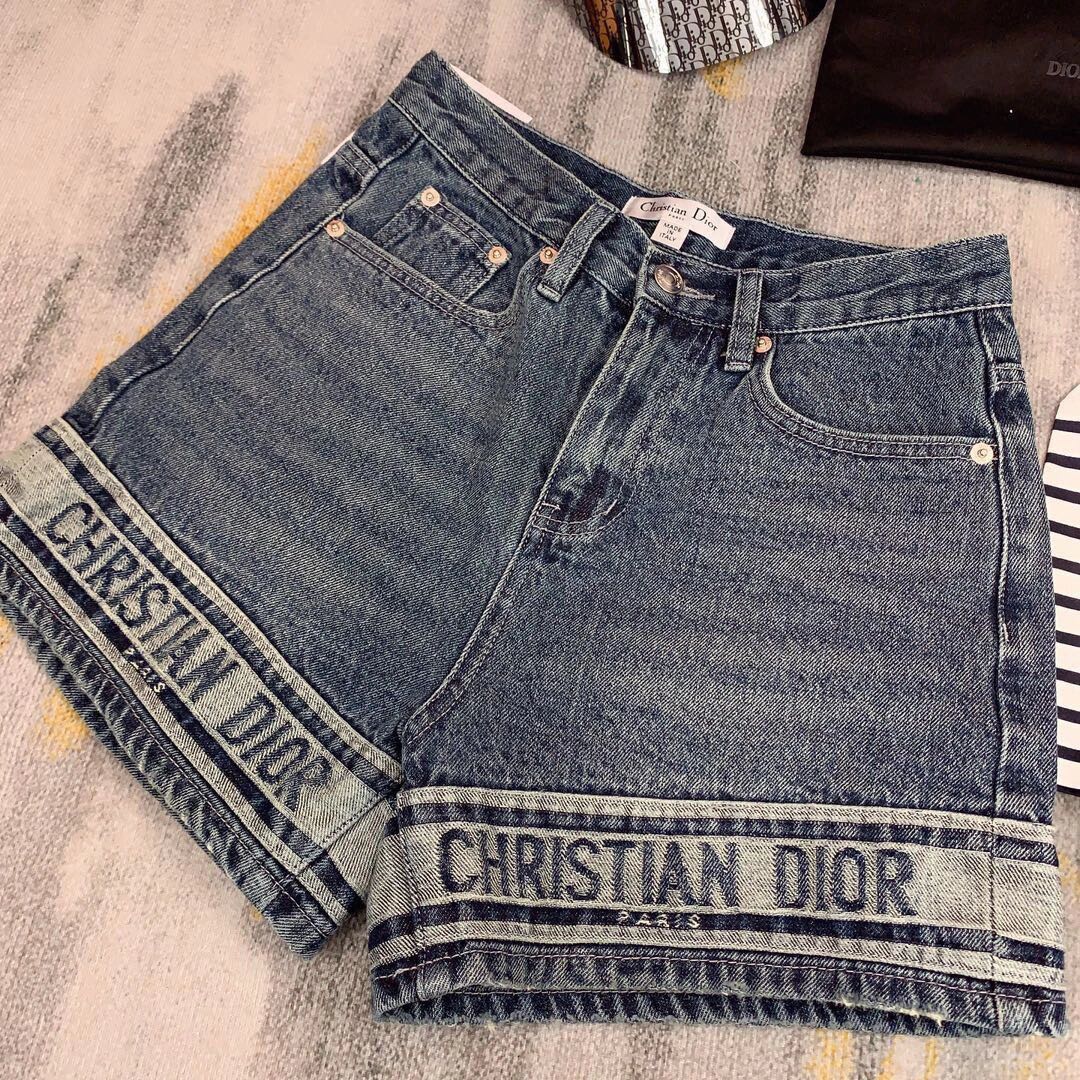 Retro-Distressed-Jeansshorts