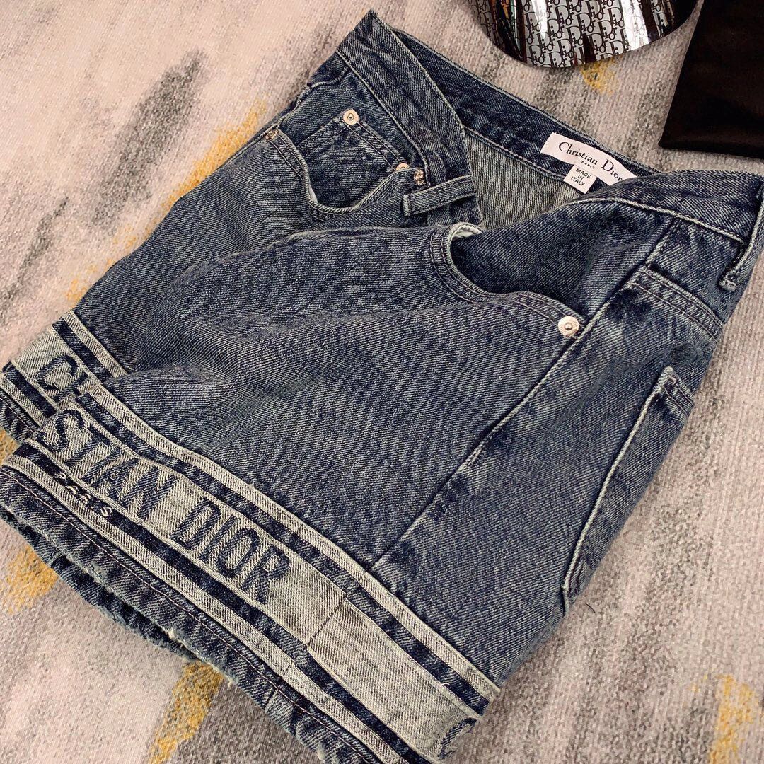 Retro-Distressed-Jeansshorts