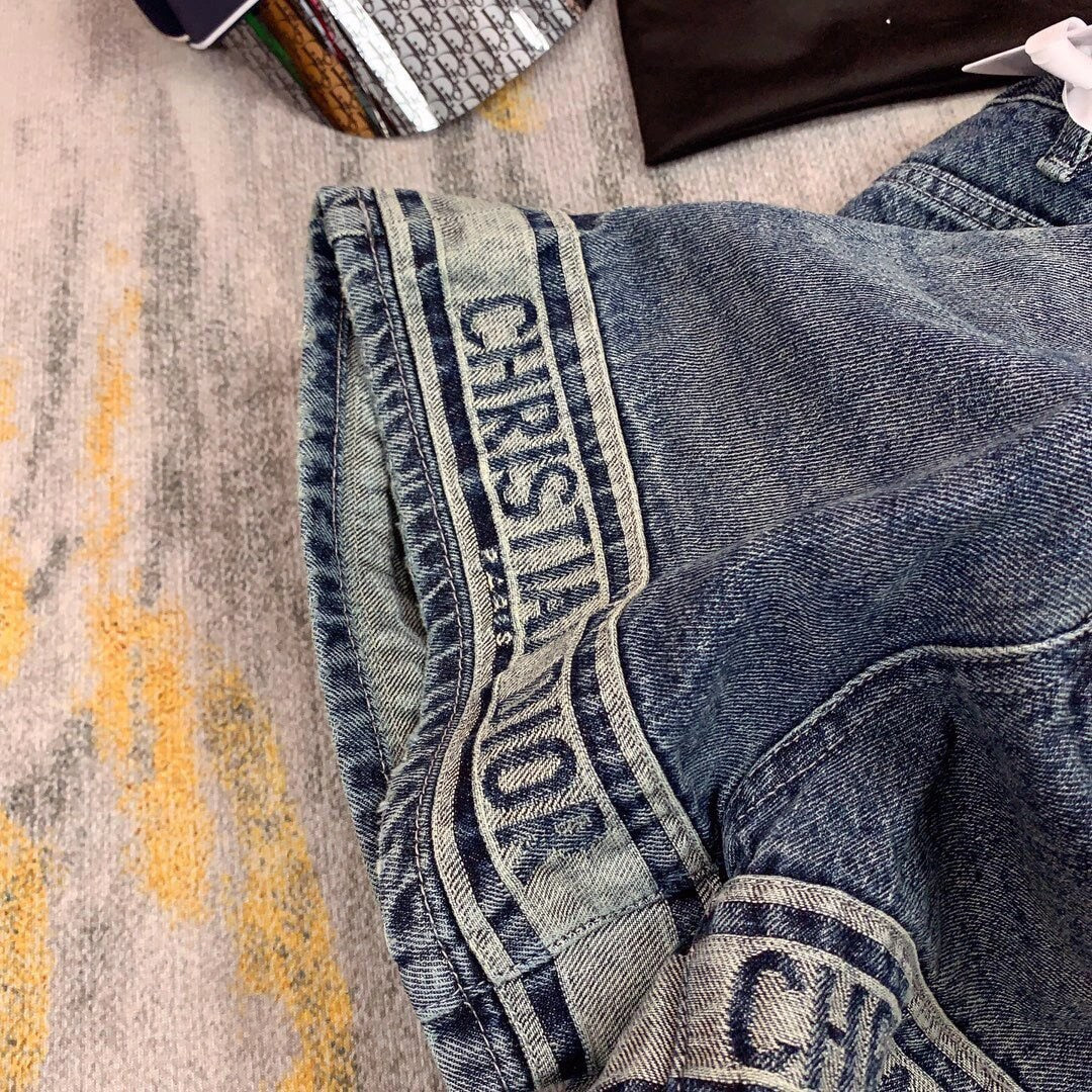 Retro-Distressed-Jeansshorts