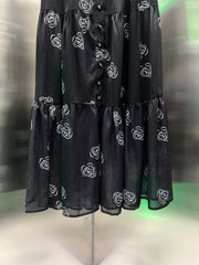 Rose pattern skirt