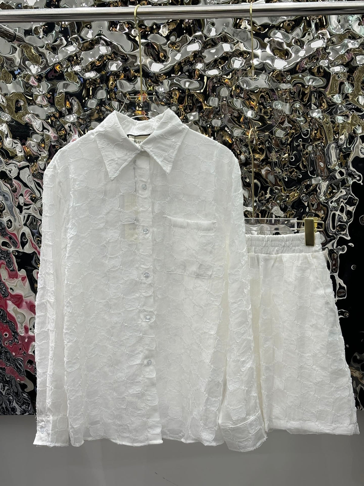 Costume en dentelle