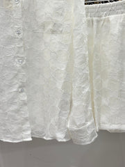 Costume en dentelle