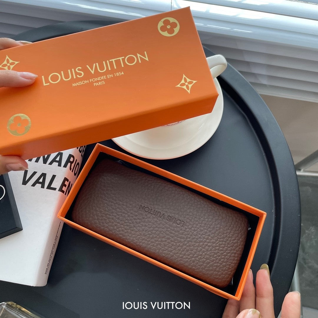 Verpackte VL-Sonnenbrille mit Textur