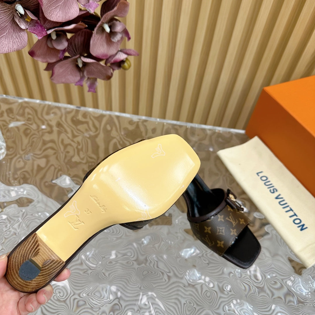 Sandales à talons de chat