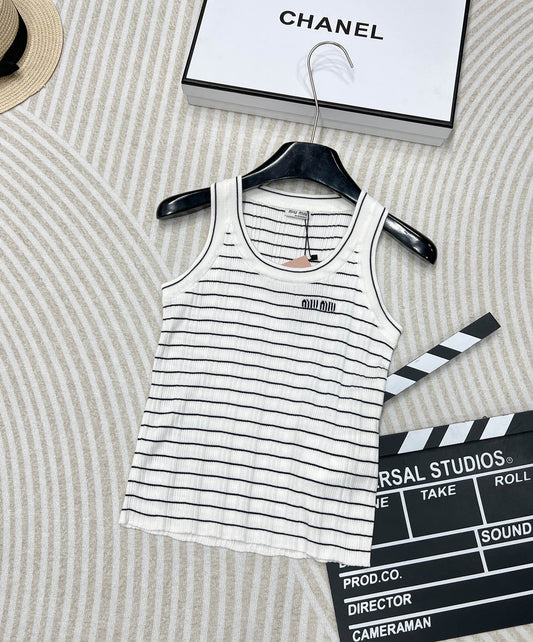 Jacquard-Strickweste mit gestreiften Buchstaben