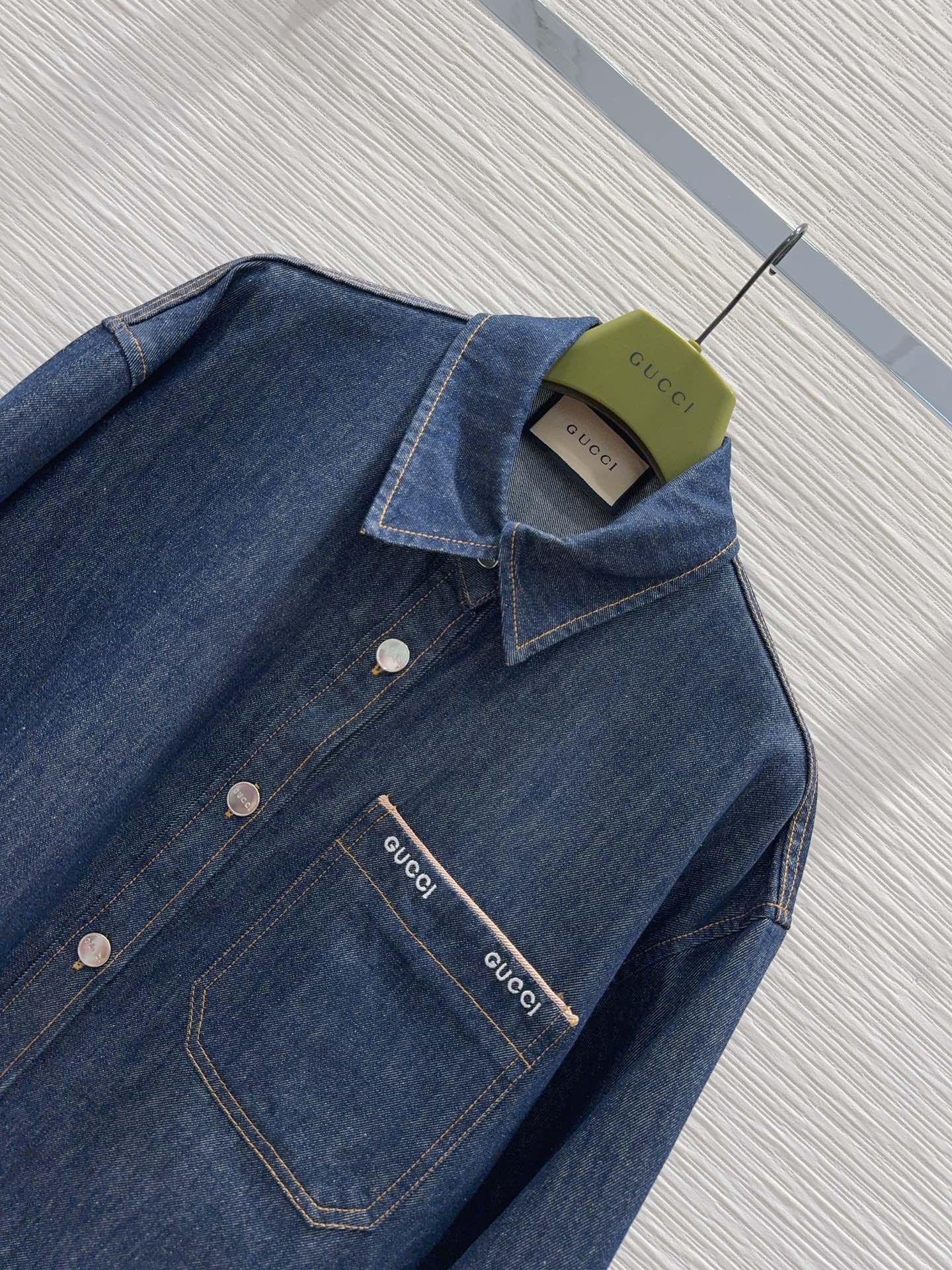 Hochwertiger, tanninfermentierter, gewaschener Denimanzug