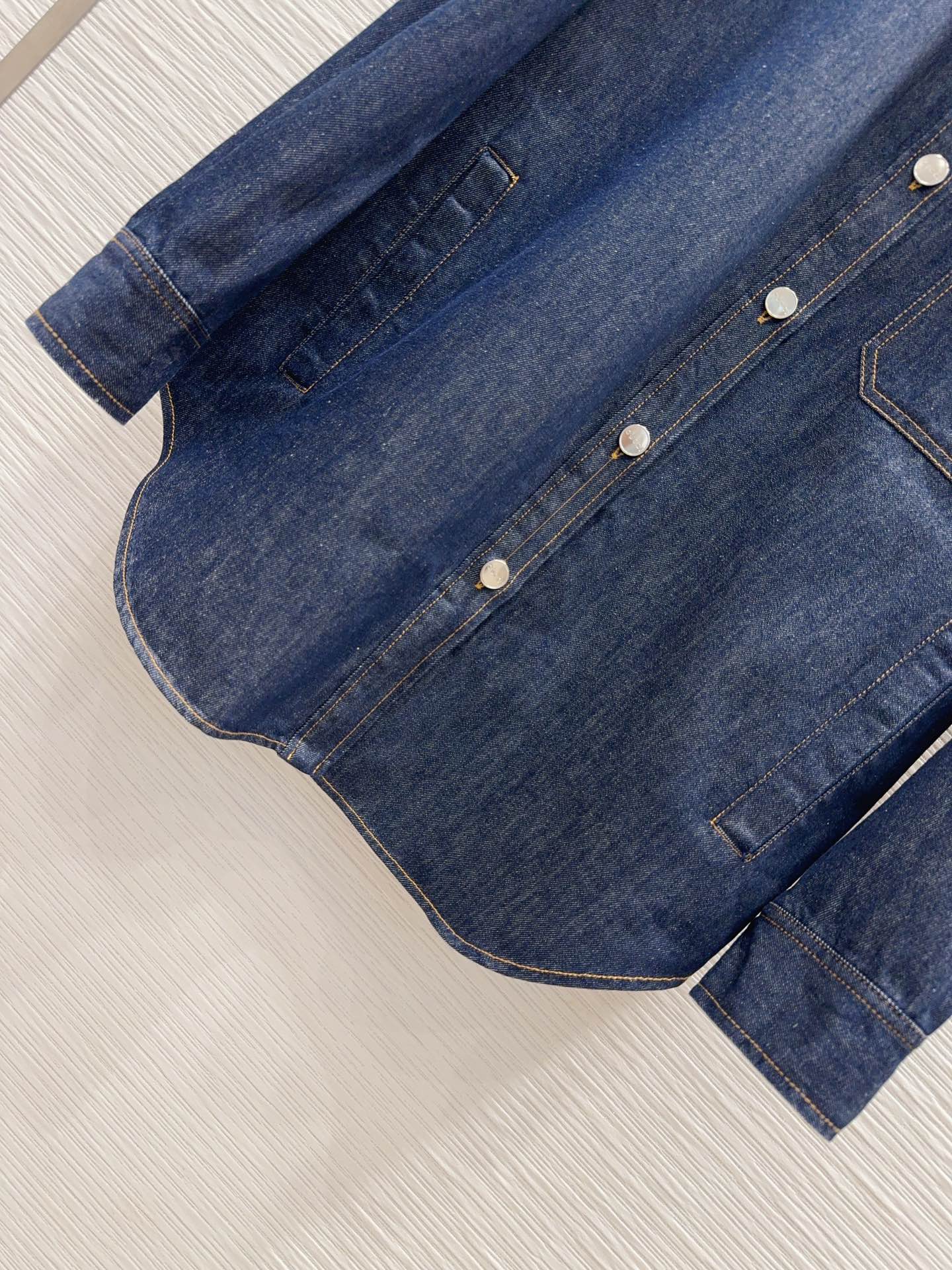 Hochwertiger, tanninfermentierter, gewaschener Denimanzug