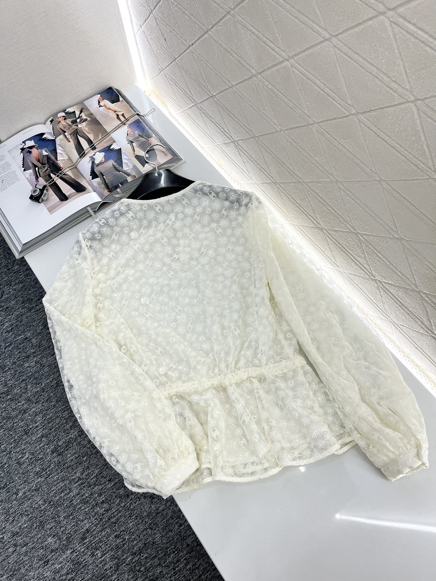 Palastoberteil mit schwerer Stickerei