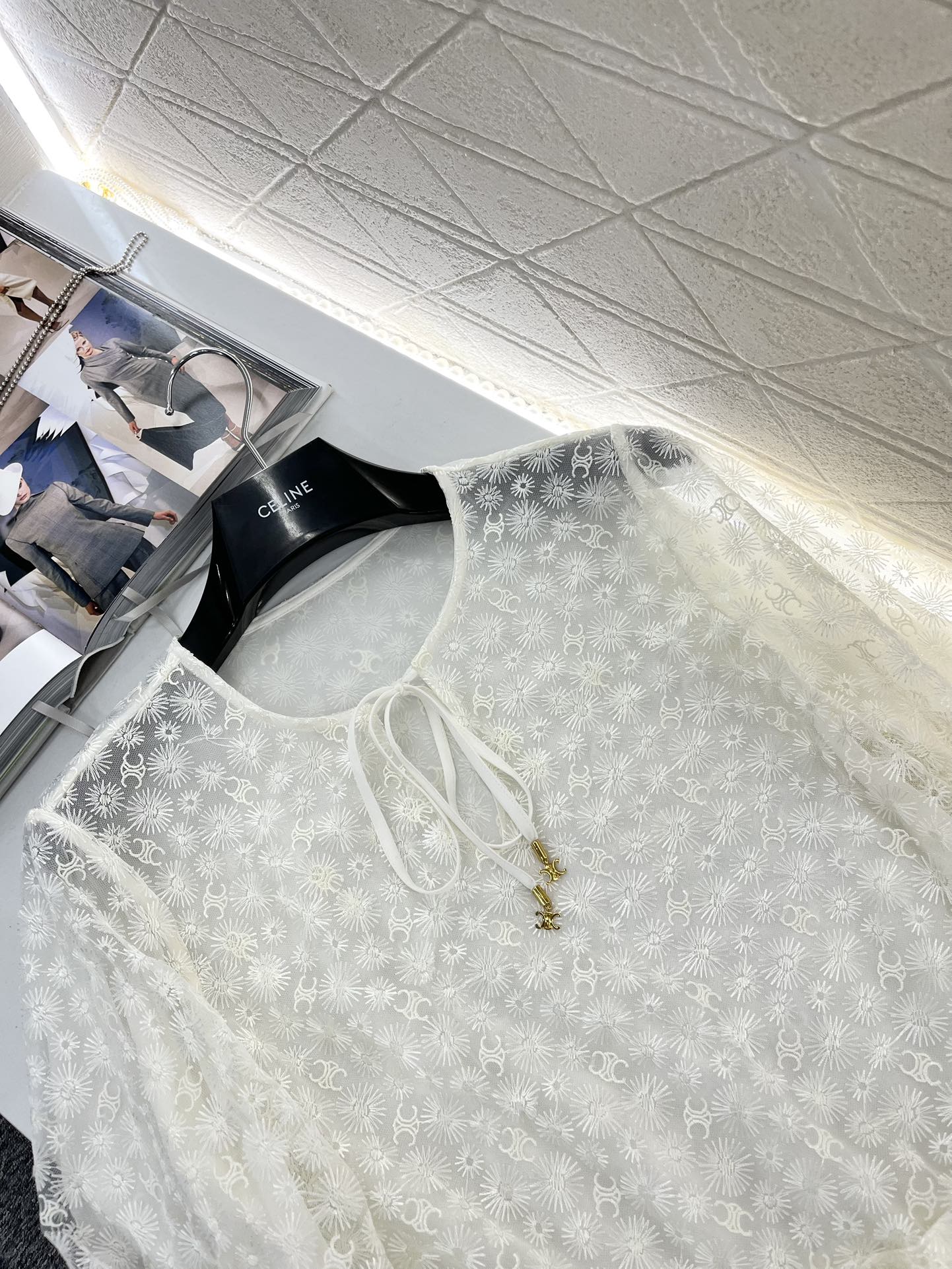 Palastoberteil mit schwerer Stickerei