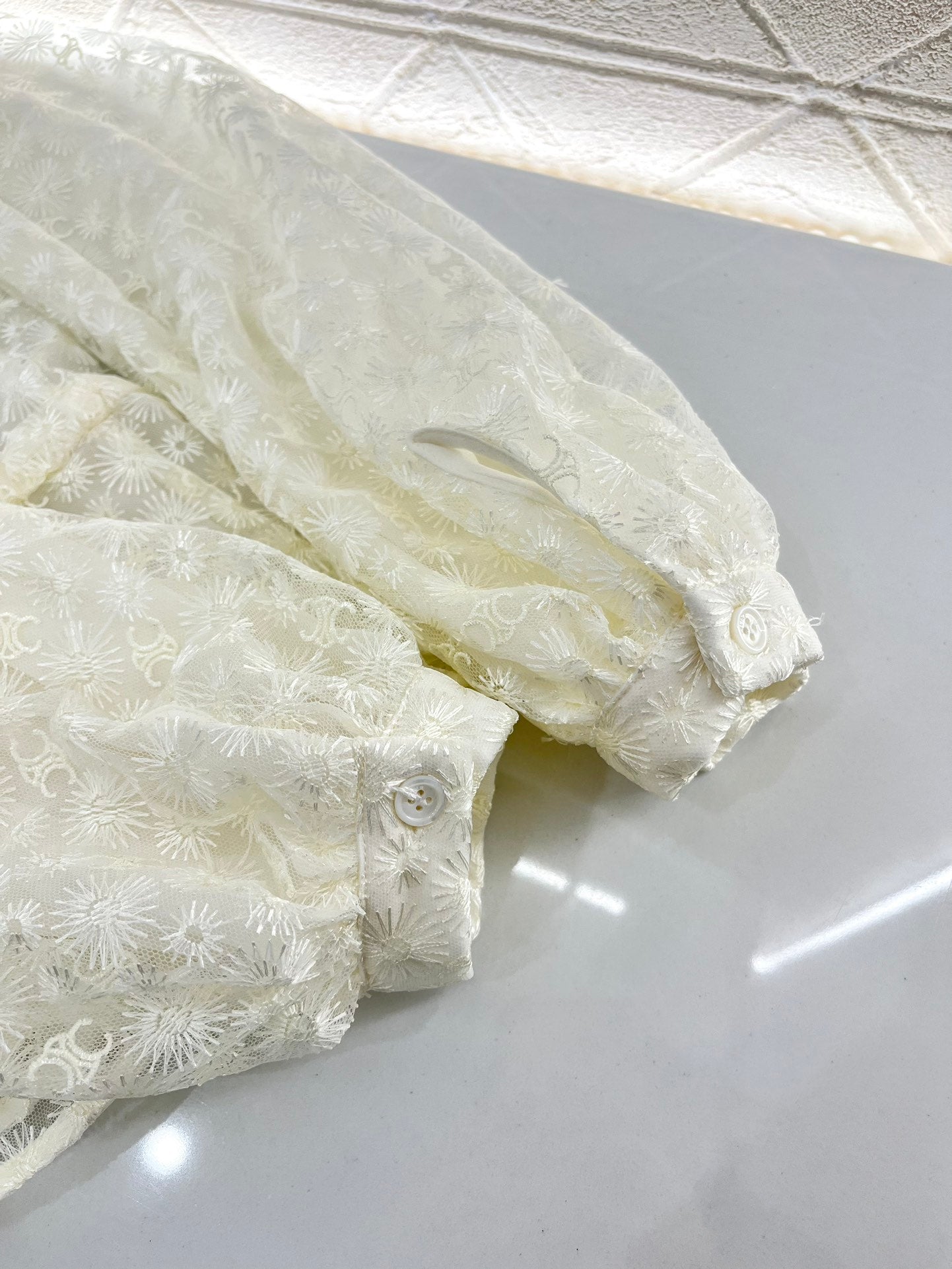 Palastoberteil mit schwerer Stickerei