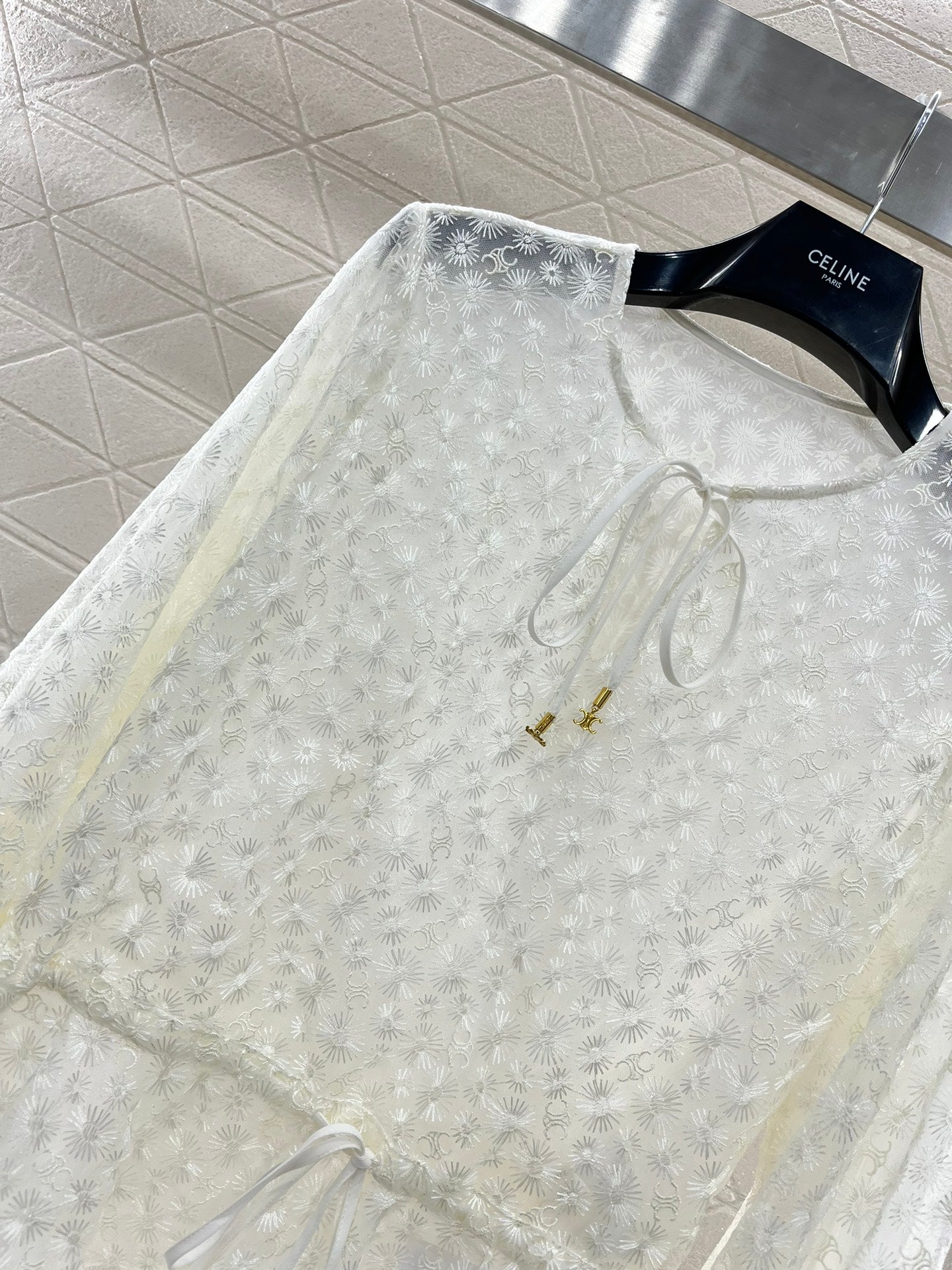 Palastoberteil mit schwerer Stickerei