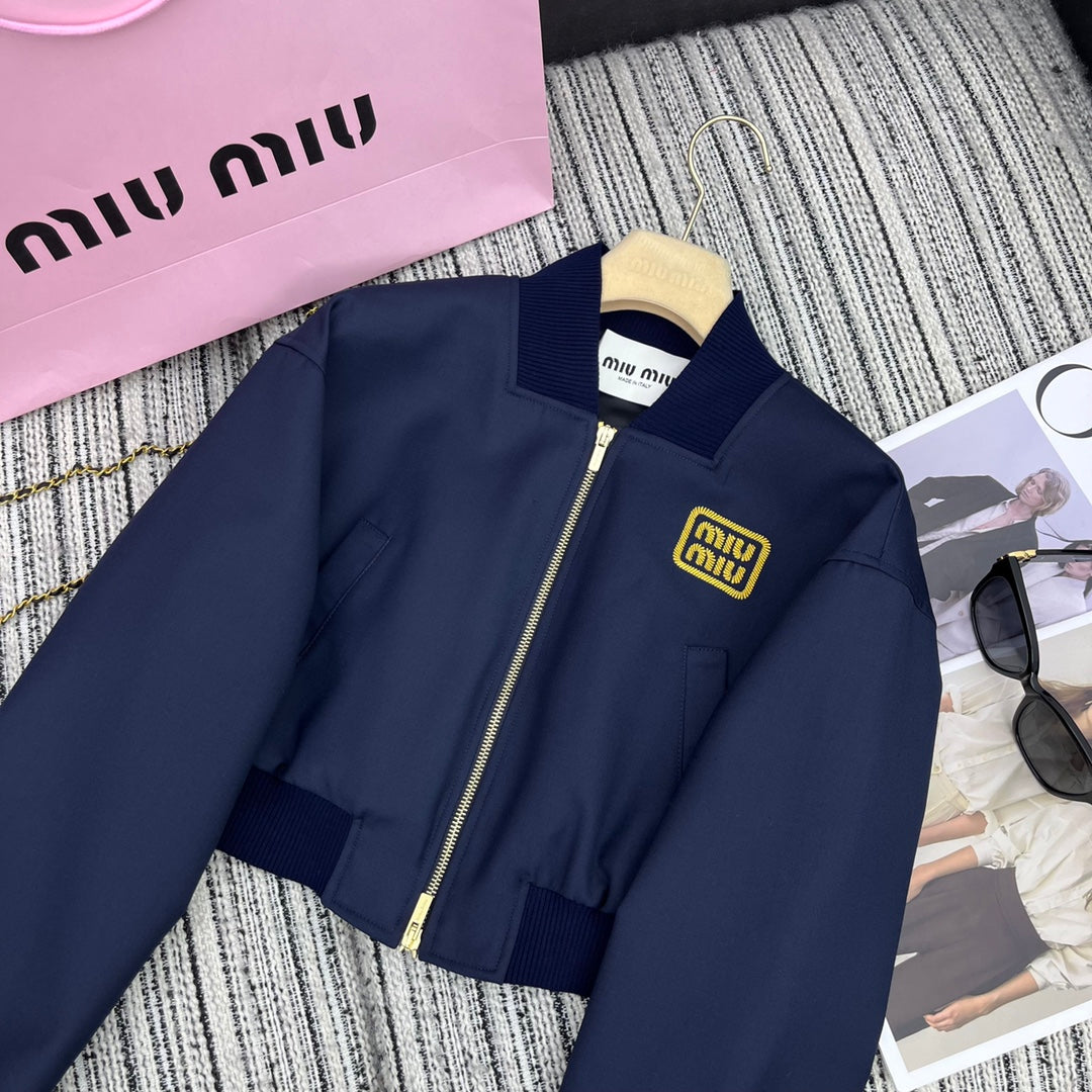 Oversized-Bomberjacke im Cropped-Stil