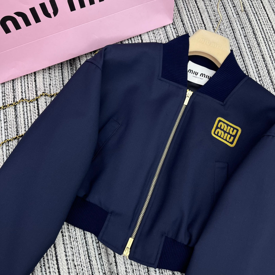 Oversized-Bomberjacke im Cropped-Stil