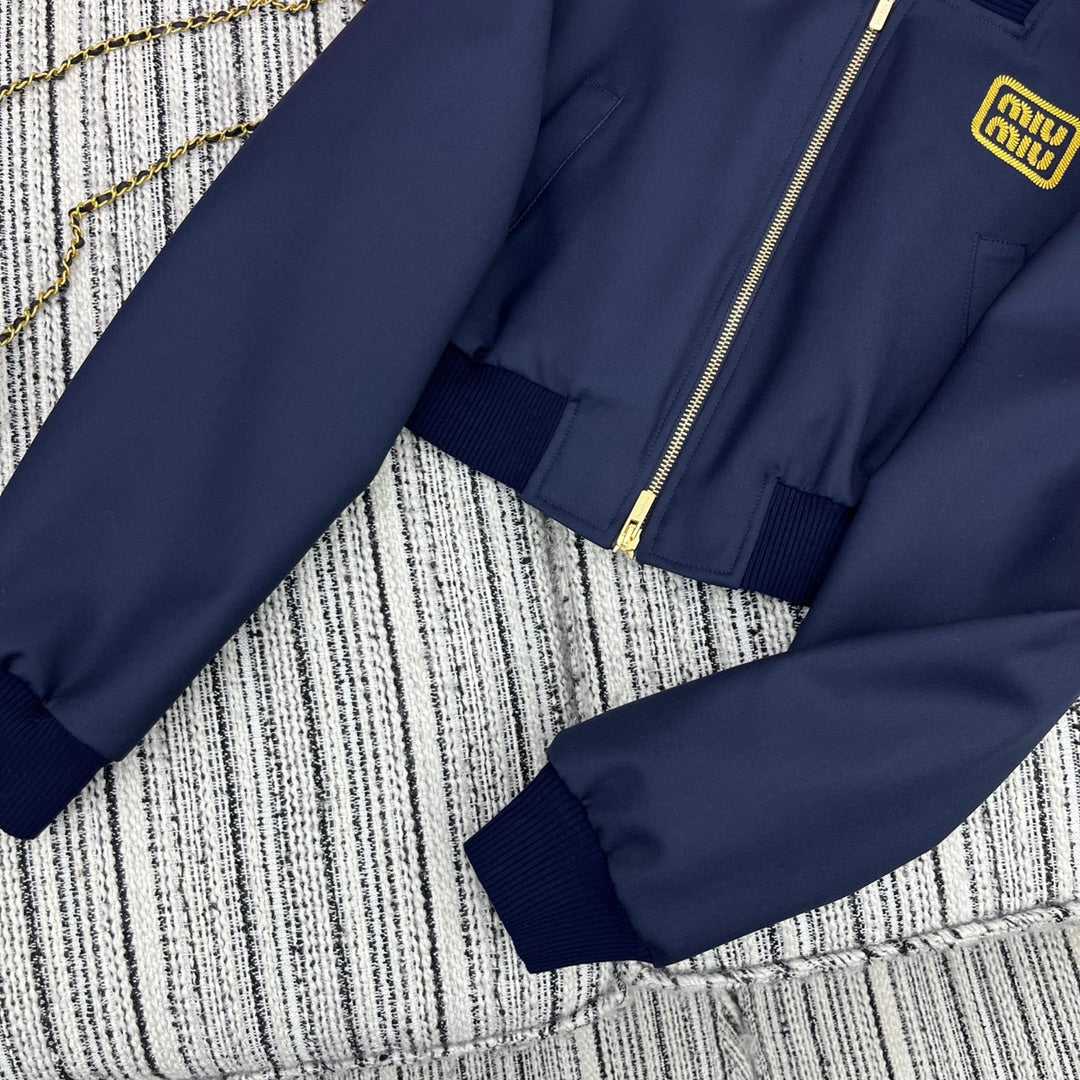 Oversized-Bomberjacke im Cropped-Stil