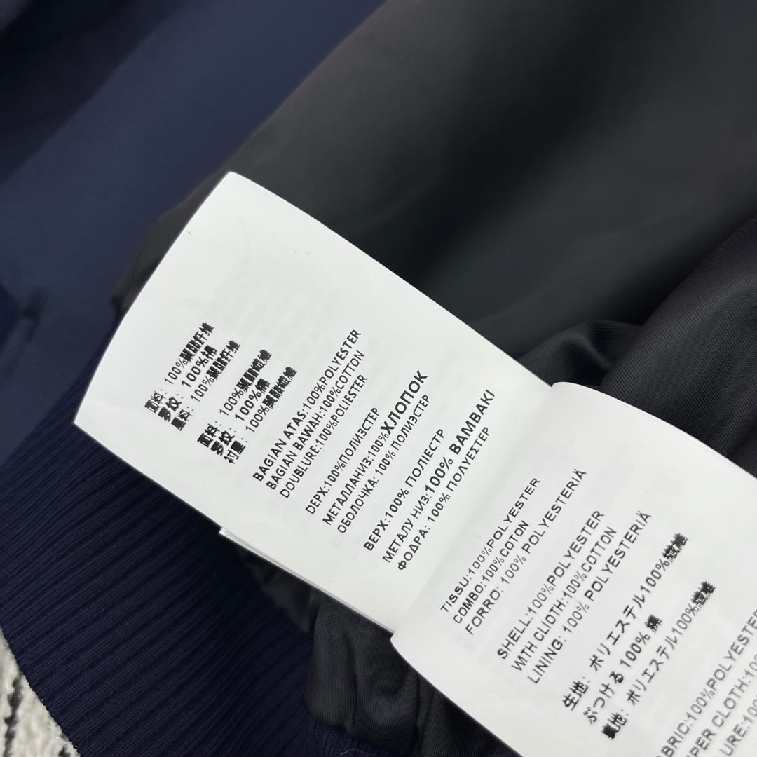 Oversized-Bomberjacke im Cropped-Stil