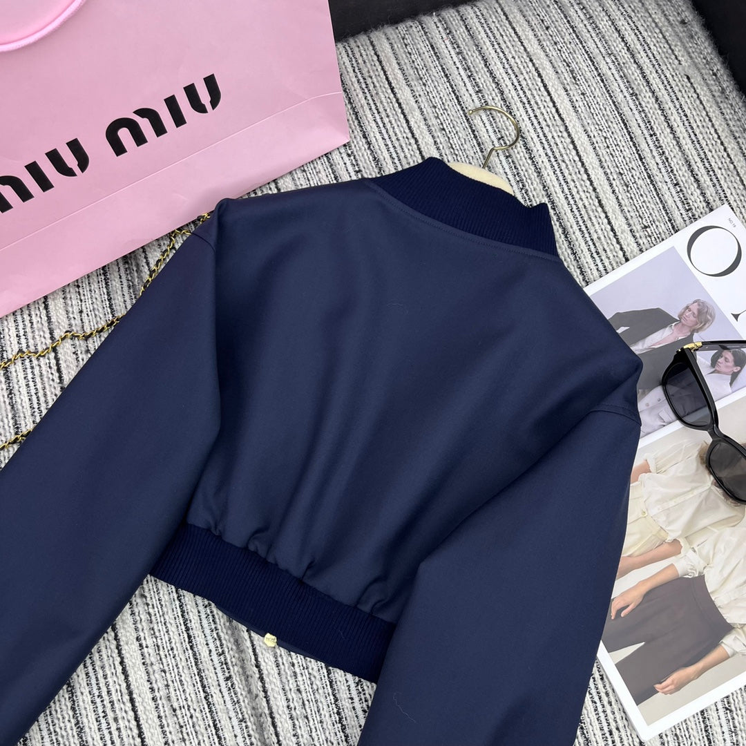 Oversized-Bomberjacke im Cropped-Stil