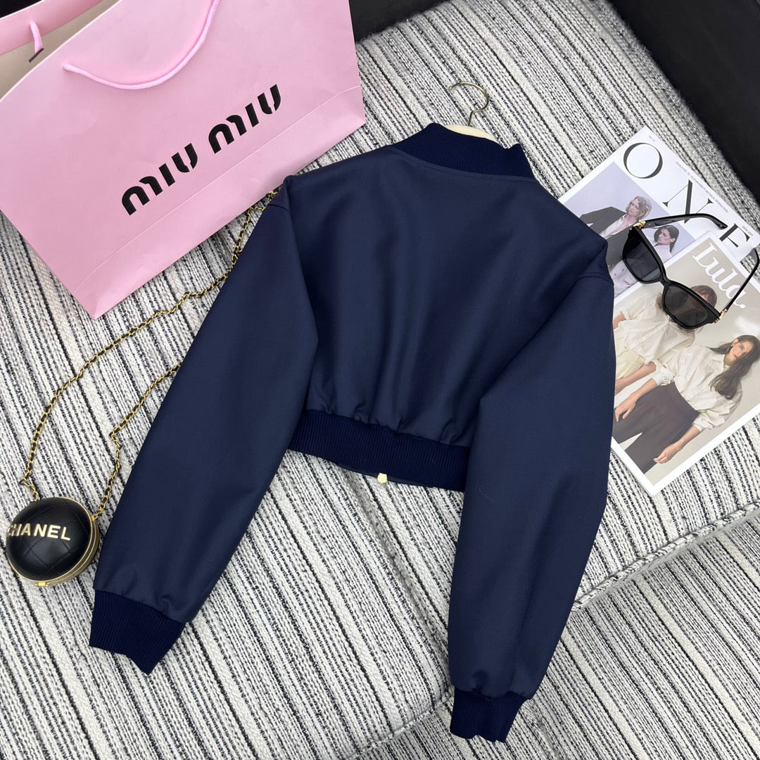 Oversized-Bomberjacke im Cropped-Stil