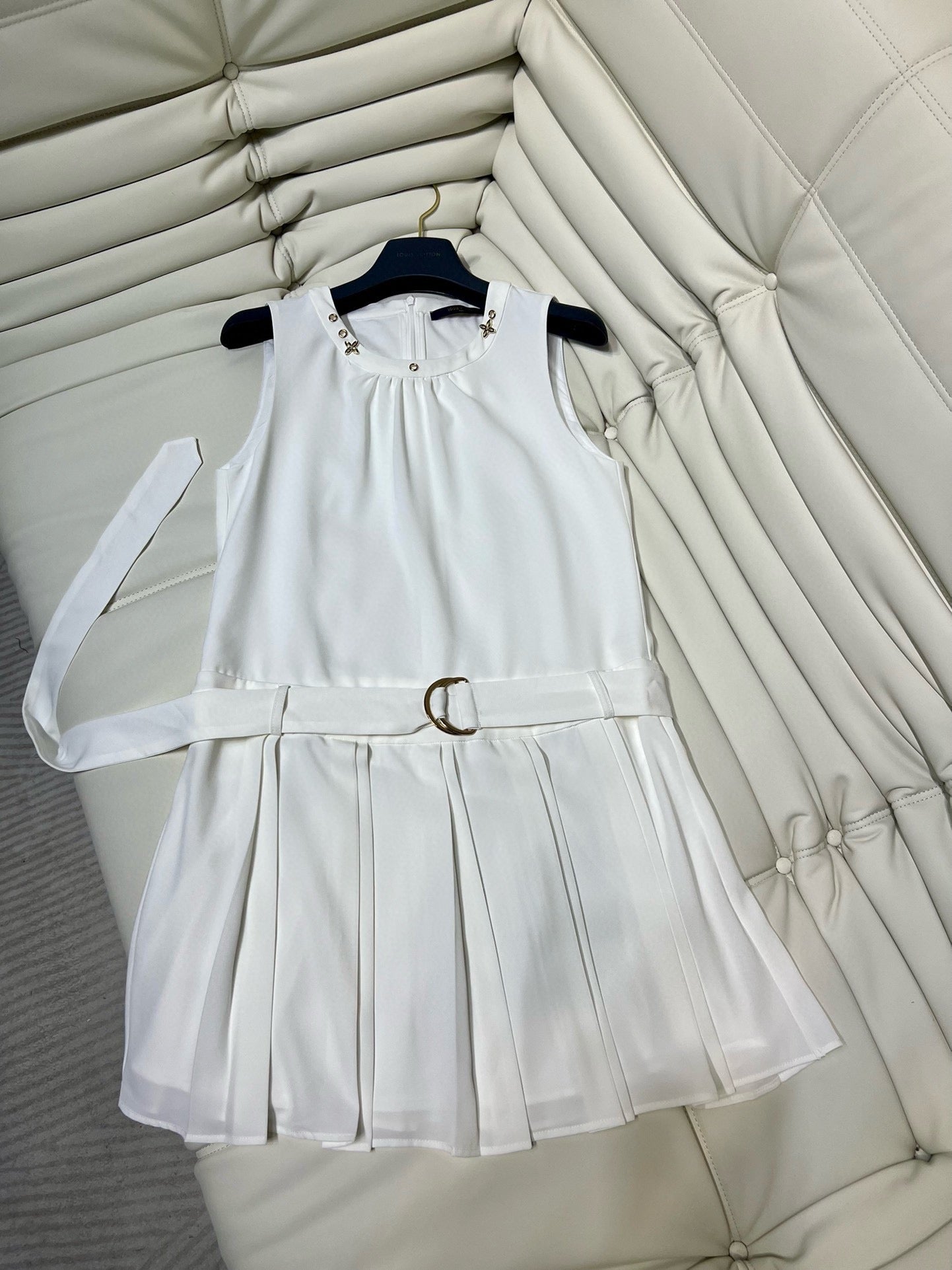 Robe plissée à ceinture