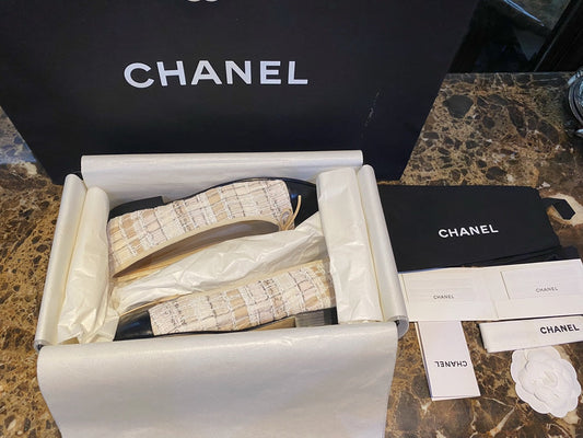 Ballettschuhe mit Spitzenschriftzug