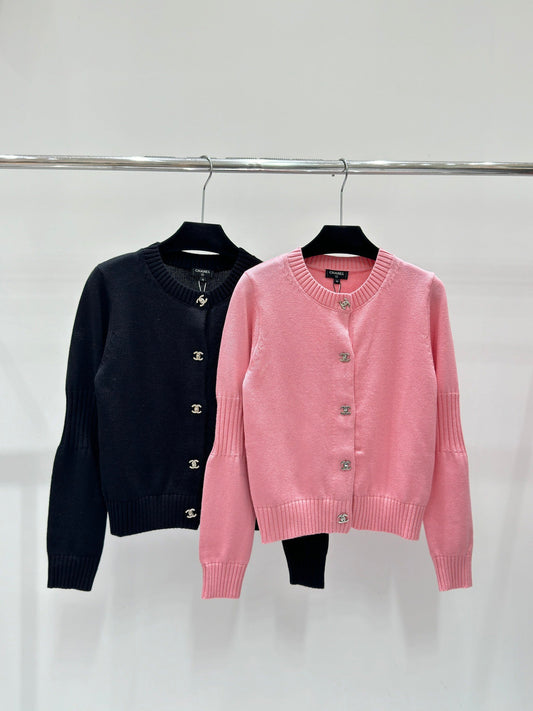 Strickjacke mit Rundhalsausschnitt