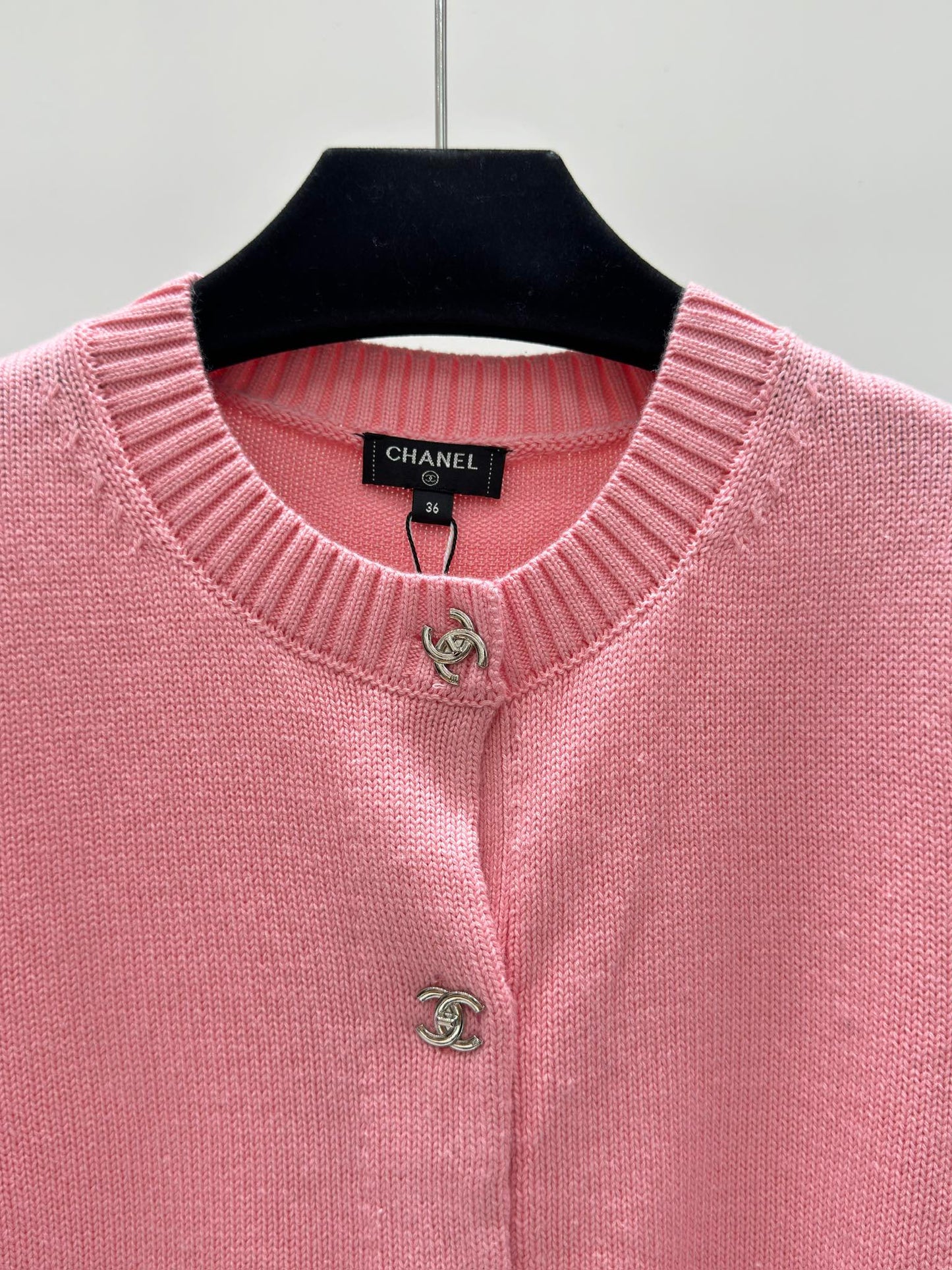 Strickjacke mit Rundhalsausschnitt